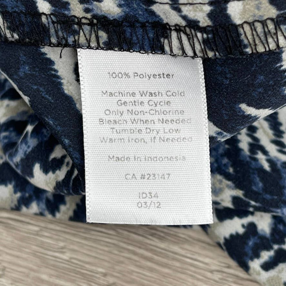 TALBOTS Petites Blouse 3/4 Sleeves Blue Print - Size P  EUC - Picture 8 of 11